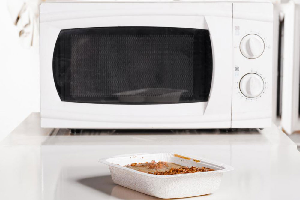 Pros and cons of gas and electric oven ranges