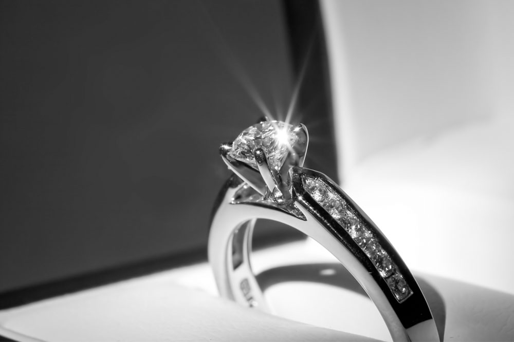Top 3 jewellers for buying customized engagement rings