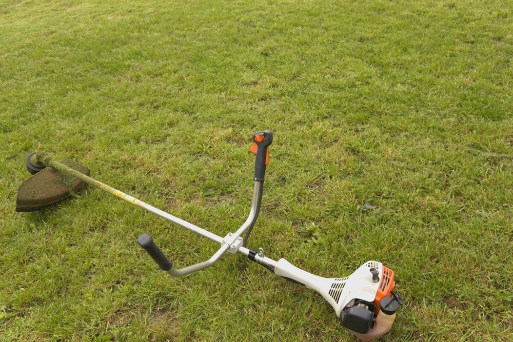The guide to buy the perfect weed trimmer